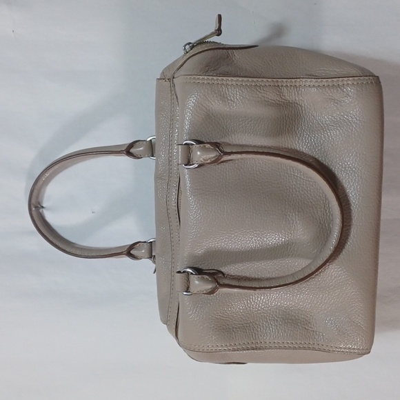 RALPH LAUREN COW LEATHER 🐄 💖 PURSE LOOKS NEW TAUPE COLOR - Picture 4 of 10